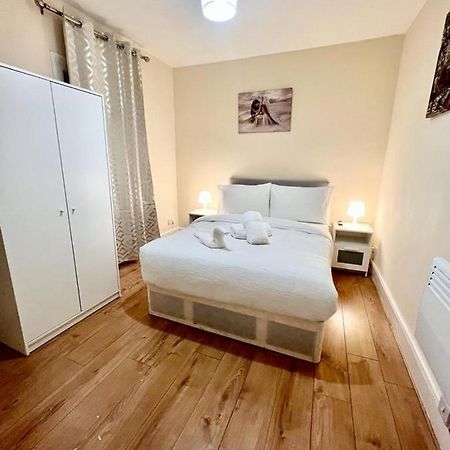 Appartement Studio Flat In Colliers Wood à Londres Extérieur photo