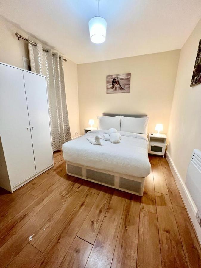 Appartement Studio Flat In Colliers Wood à Londres Extérieur photo