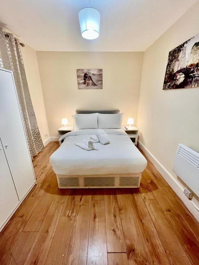 Appartement Studio Flat In Colliers Wood à Londres Extérieur photo
